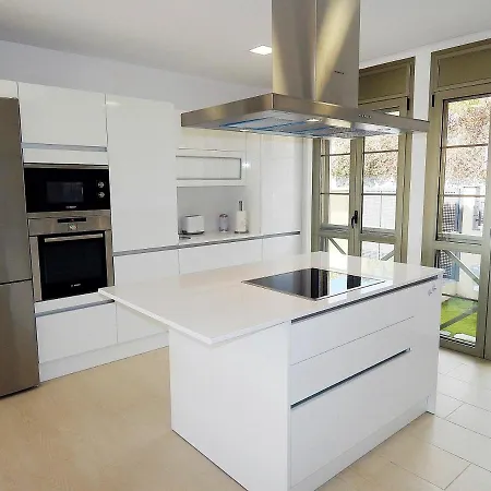 Vila 5 Bedrooms Villa With Sea View Private Pool And Enclosed Garden At Costa Adeje 2 Km Away From The Beach *