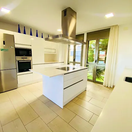 ヴィラ 5 Bedrooms Villa With Sea View Private Pool And Enclosed Garden At Costa Adeje 2 Km Away From The Beach