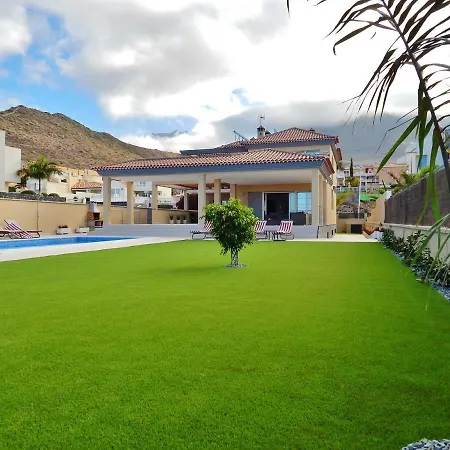 5 Bedrooms Villa With Sea View Private Pool And Enclosed Garden At Costa Adeje 2 Km Away From The Beach أذيخي