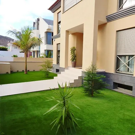 5 Bedrooms Villa With Sea View Private Pool And Enclosed Garden At Costa Adeje 2 Km Away From The Beach فيلة *